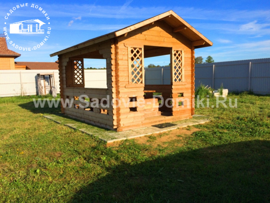 Фото беседки 3 на 4 от Заказчика. Дополнительно установлены декоративные решетки.